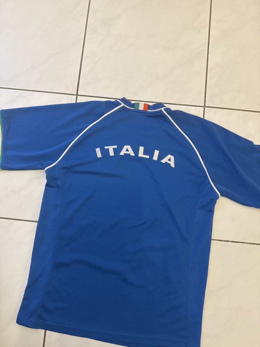 Leibchen & Hosen: Fussballshirt Italia Gr M – Gebraucht aus Zell ZH von Guffos 2