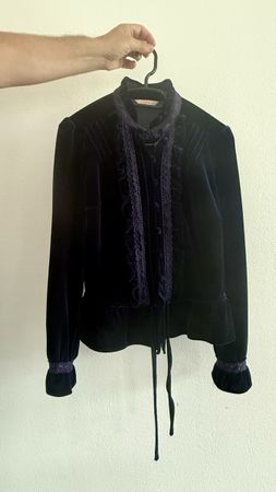 Samt-Bluse, Dunkelblau, Rüschen - Edler Look!