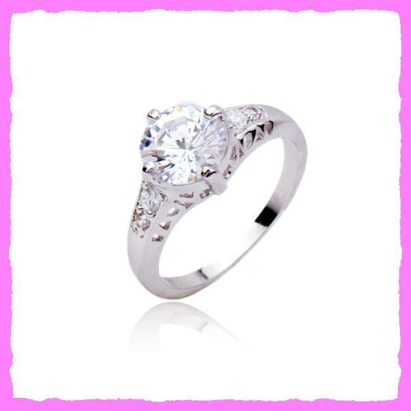 Anelli: Bezaubernder Ring mit Zirkonia – Nuovo e nell'imballaggio originale da Oberglatt ZH venduto da Diamond-Girl