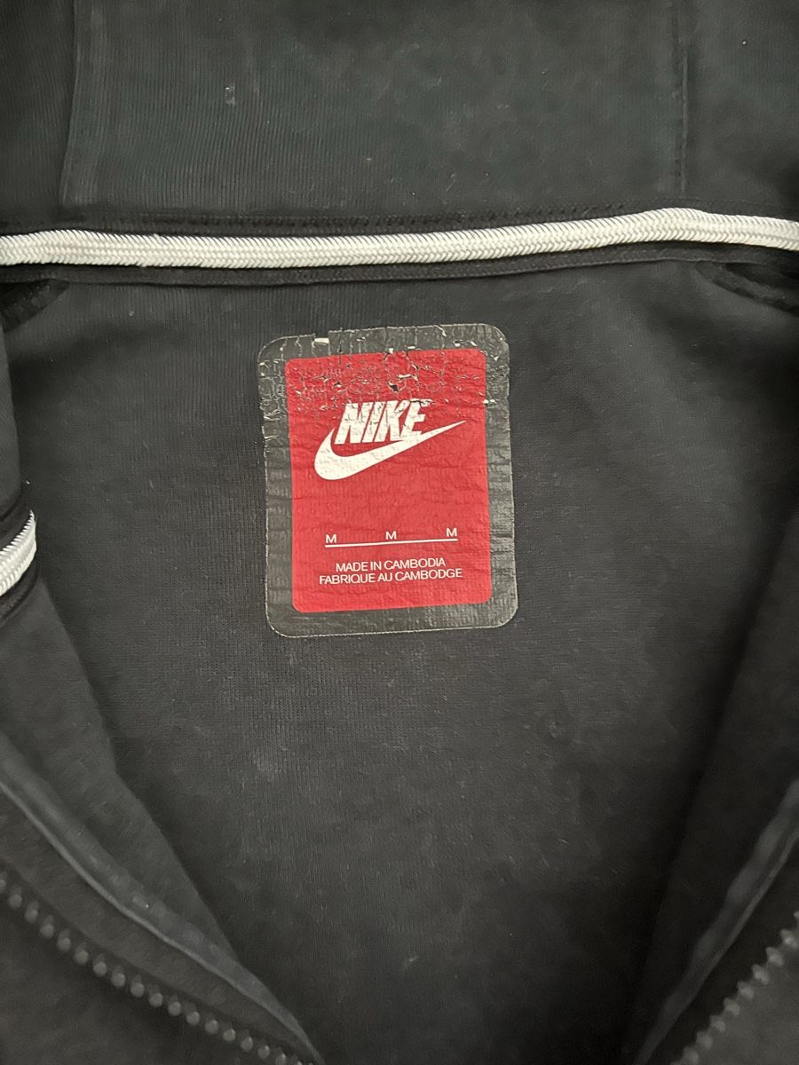 Nike Pullover & Sweatshirts: Sweat à capuche et zip Nike noir taille S – Neu (gemäss Beschreibung) aus Delémont von bouboute01 1