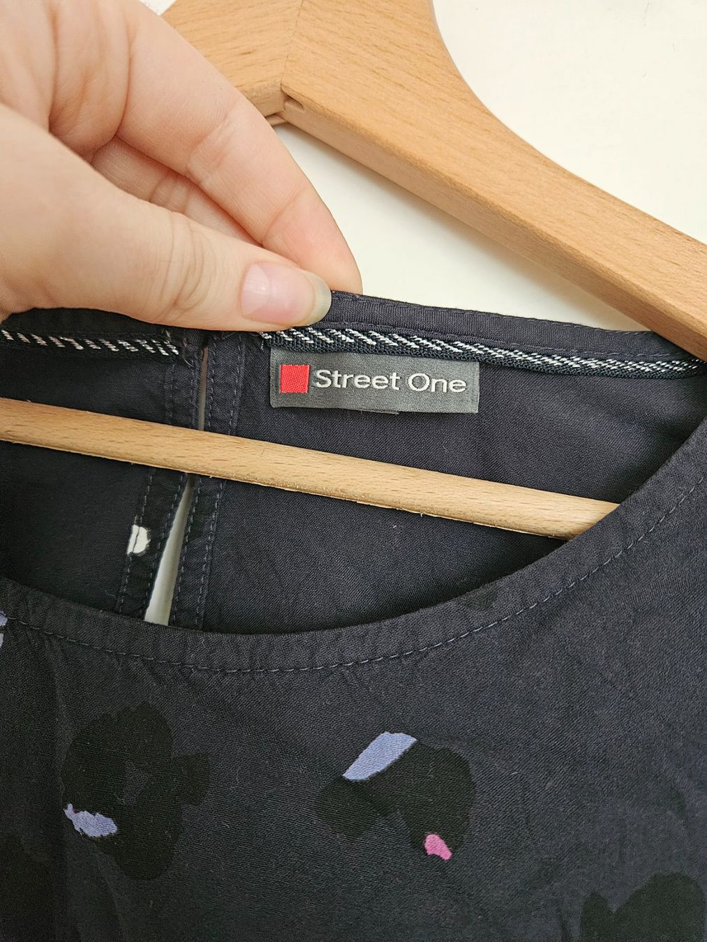 Chemisiers: Bluse mit süßem Muster Gr.34 – D'occasion à Schaffhausen par sabrina915 2