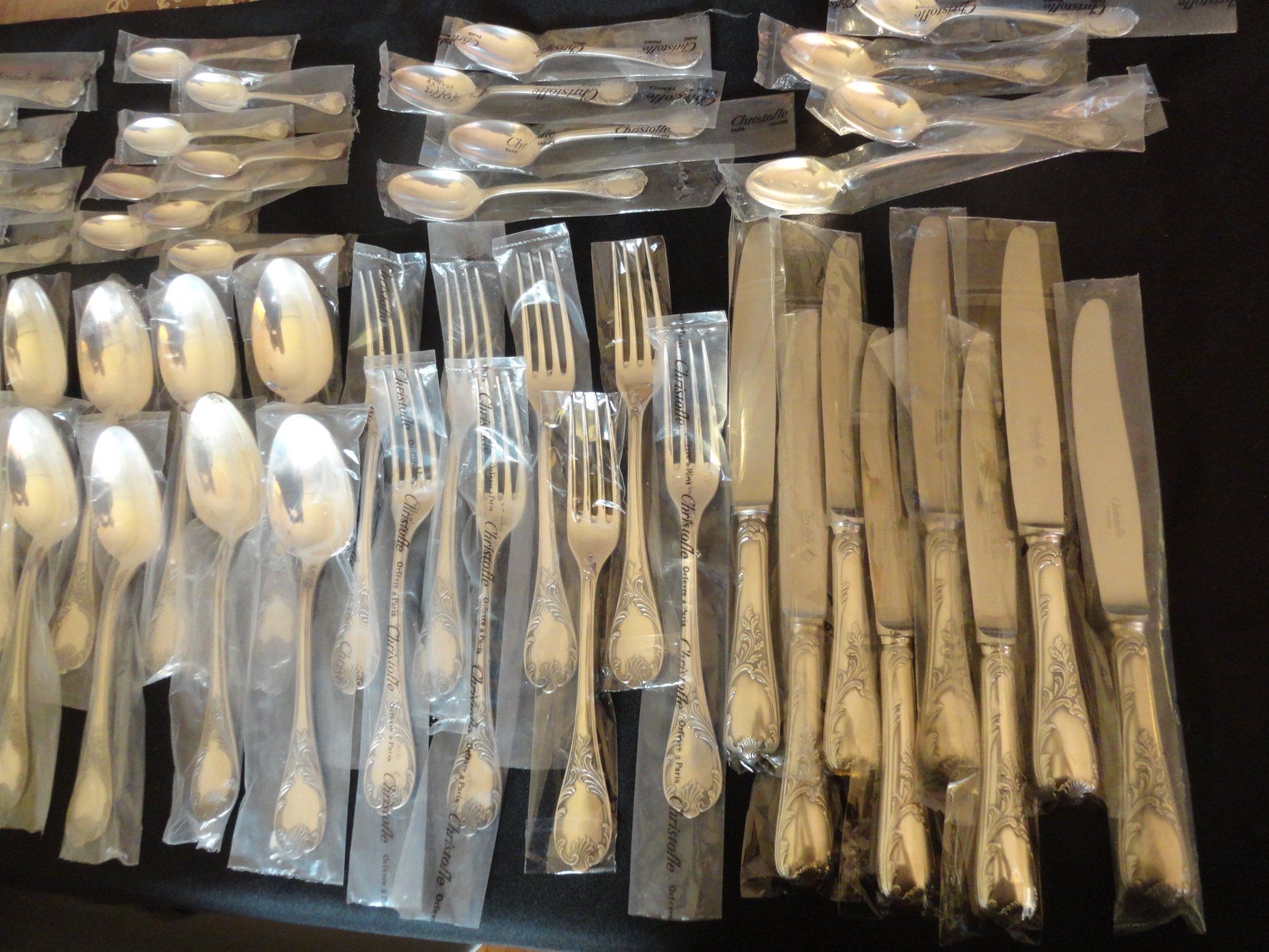 Christofle Bestecksets: - 64 COUVERTS DIVERS CHRISTOFLE ORIGINAL MARLY NEUF – Neu und originalverpackt aus Morges von argento.oro.65 8