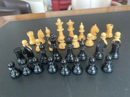 Ältere Schachfiguren aus Holz
