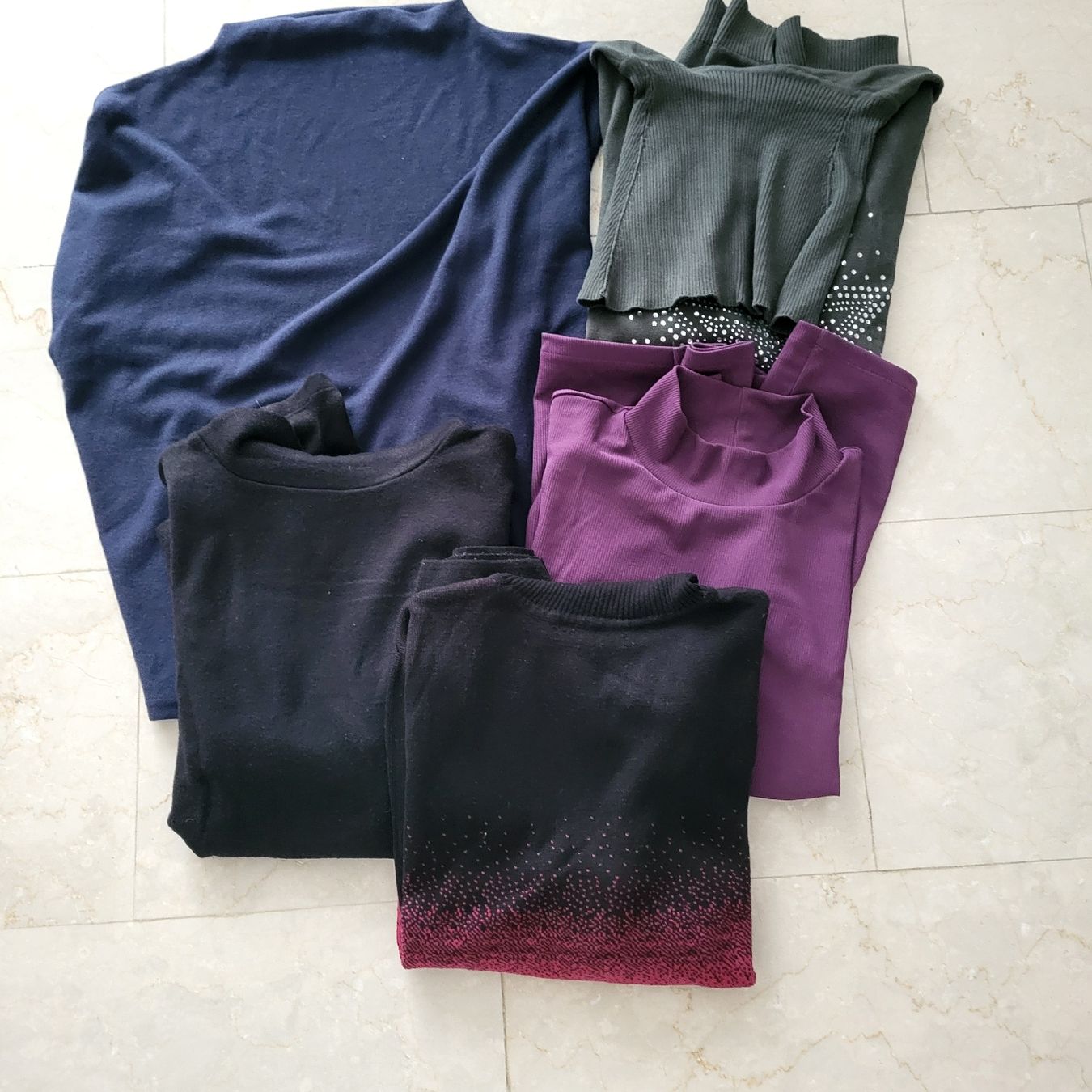 Lotti di vestiti: Pullover Damen Grösse XL5 Stk. (Artn 88) – Usato da Wangen ZH venduto da Macle
