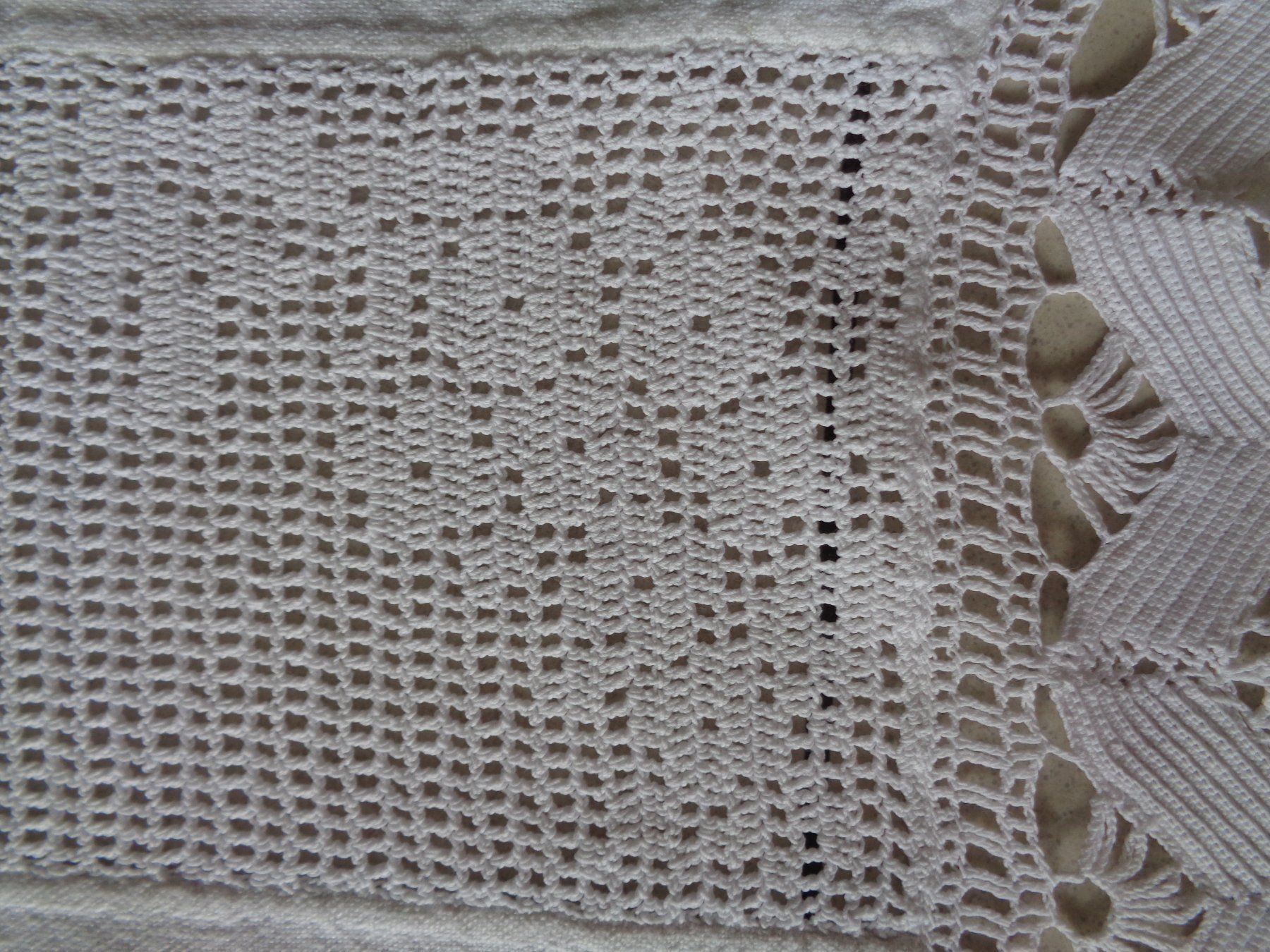 Linge de lit: Antikes Oberleintuch mit Spitzen-Einlage – D'occasion à Chur par omonia 3