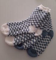 Kuschelige Socken mit Noppen, neuwertig, ideal für Winter!