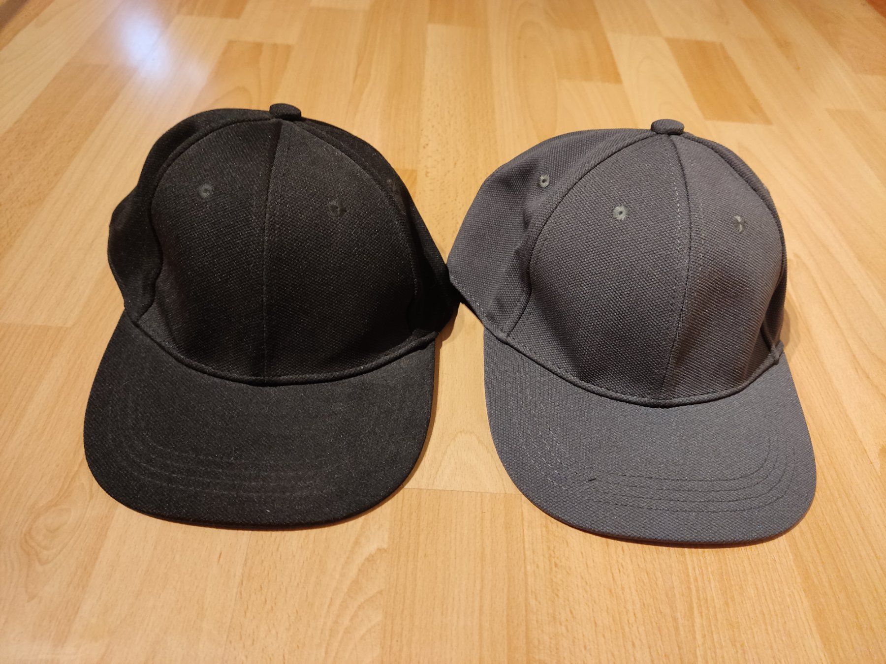 Altro in  Abbigliamento & Accessori: 2 Stück Fullcap Basecap Schwarz Grösse S/M 55-58cm NEU – Nuovo e nell'imballaggio originale da Rorschach venduto da Mr_fairprice 1
