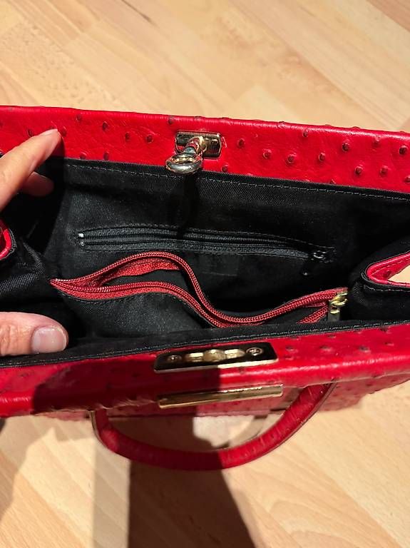 Taschen für Damen: Taschen  – Gebraucht aus Benken ZH von mar_5d2w 1