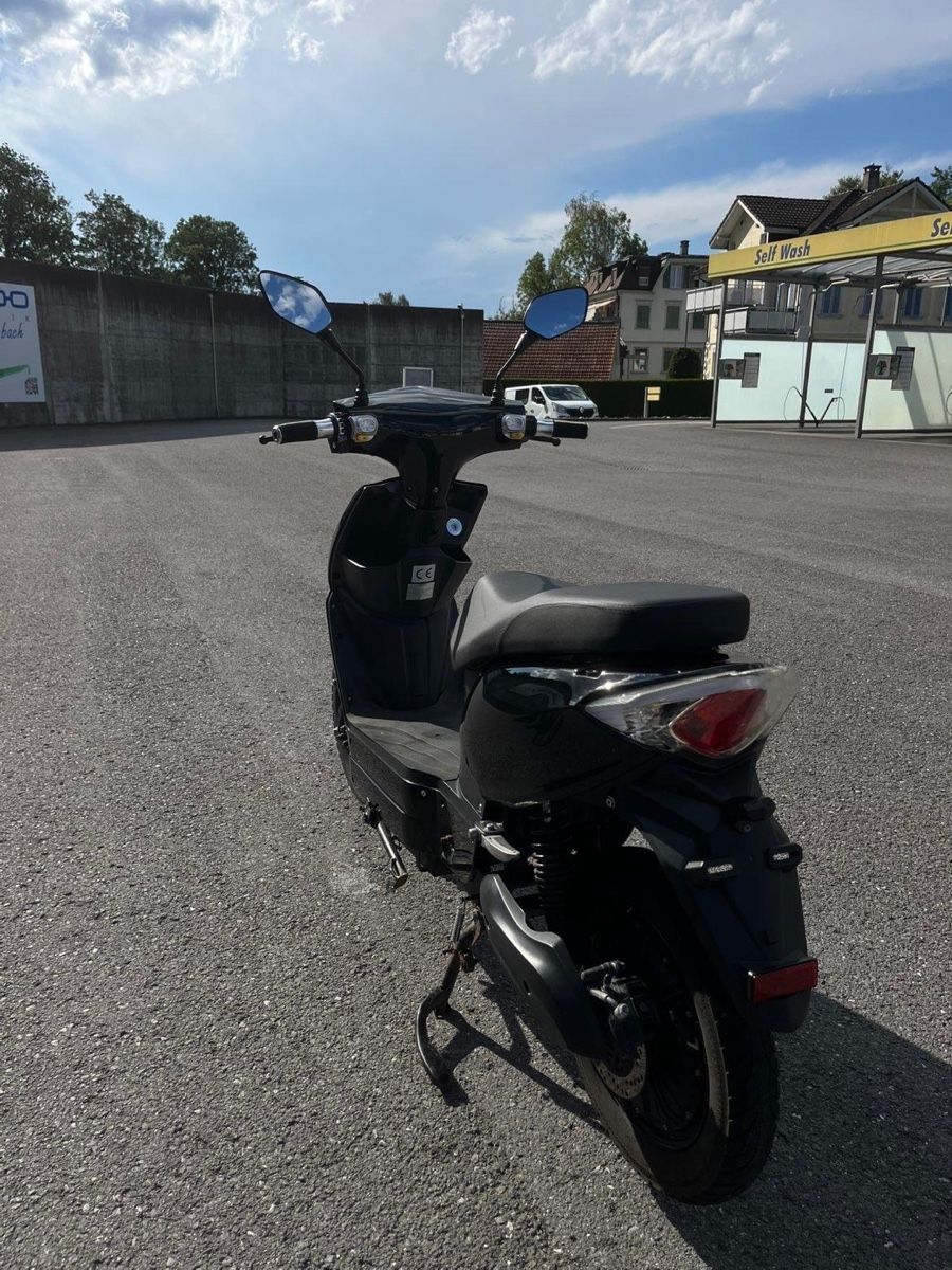 Scooters: E Roller – D'occasion à St.gallen par nur_9rj9 7