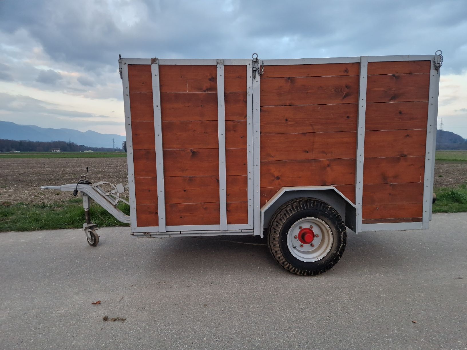 Anhänger: Viehtransport-Anhänger – Gebraucht aus Studen BE von valtra66