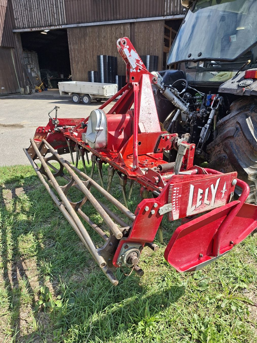 Lely Tutte le macchine: Lely Kreiselegge 2.5m – Difettoso da Unterlunkhofen venduto da man_rn2g 1