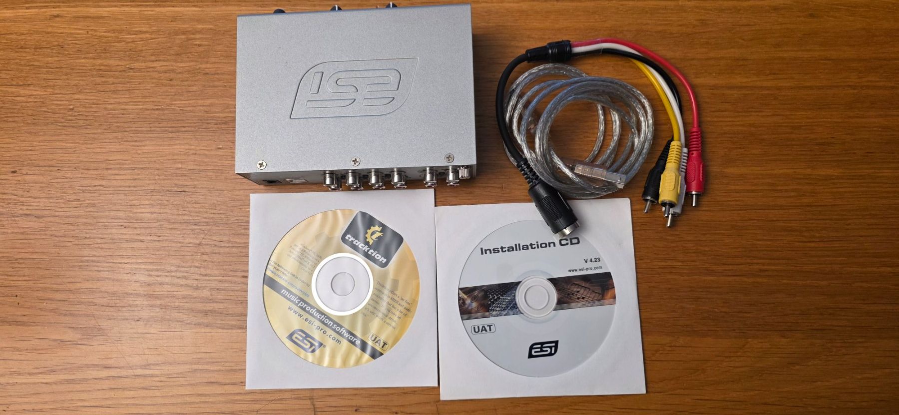 Platines de mixage: Audio 4-in/6-out USB Recording Interface  U46DJ – D'occasion à St-Sulpice VD par jpw_6xc8 2