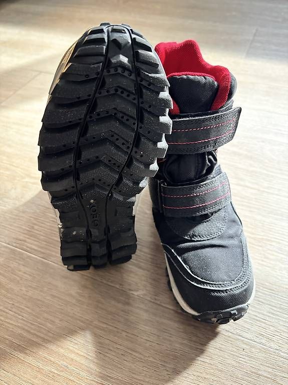 Chaussures garçon: Winterstiefel Gr. 32 / Gr. 34 – D'occasion à Buchs SG par mic_h7dl 1