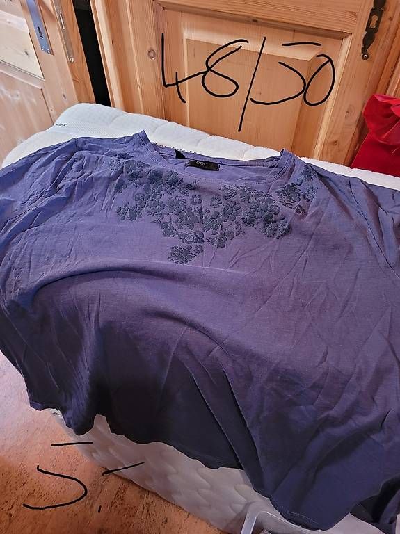 Kleiderpakete: Oberteile 48/50 – Gebraucht aus Iseltwald von Bone011 4