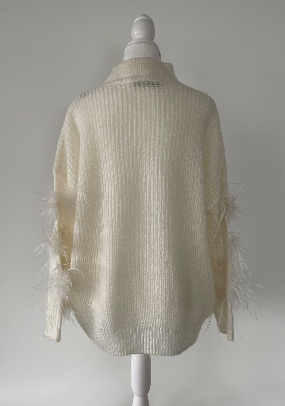 Pulls & Sweat-shirts: Weicher, warmer Damenpulli Creme mit Federn, Gr. S – D'occasion à Weiningen ZH par san_7hsm 1
