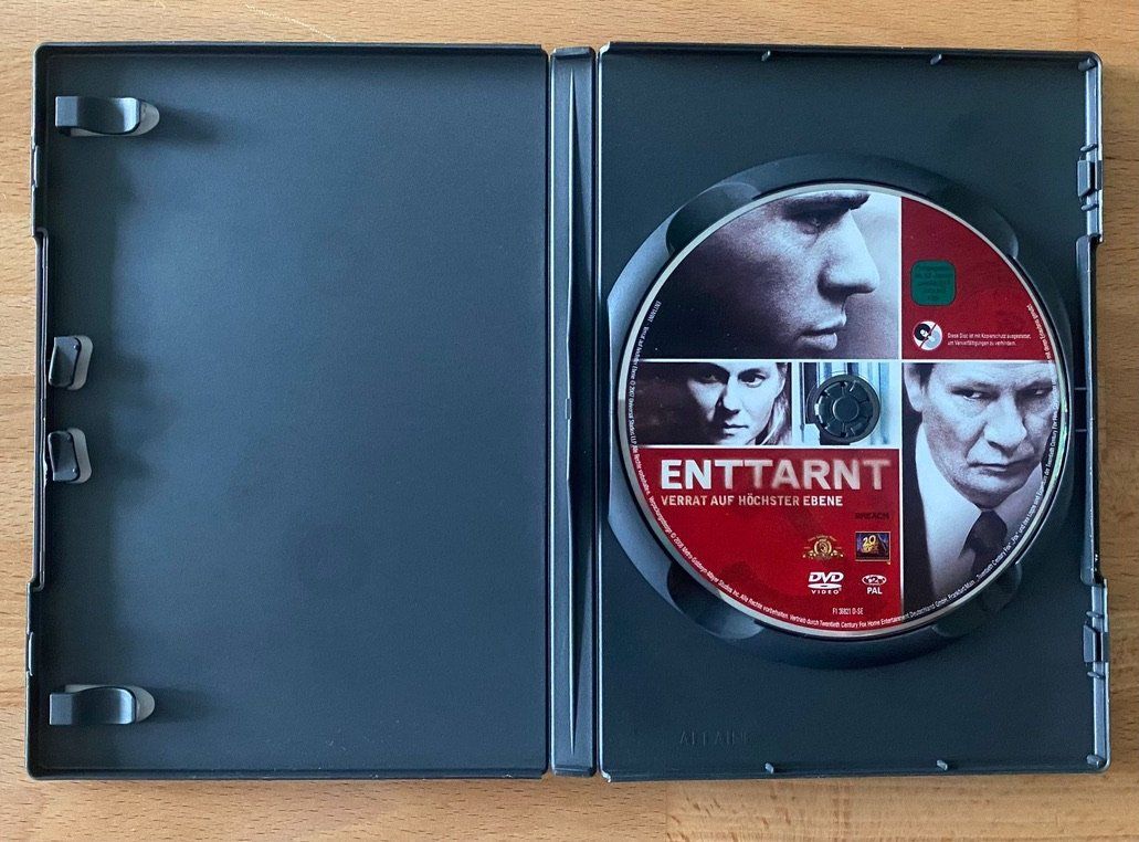 Alle DVDs: DVD - Enttarnt Verrat auf höchster Ebene – Gebraucht aus Winterthur von Secondhand-Family 1