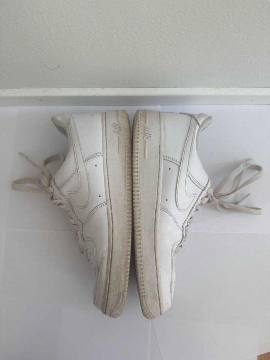 Nike Chaussures hommes: Nike Air Force – D'occasion à St. Niklausen LU par car_2562 2