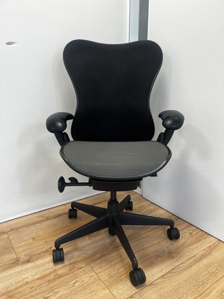 Herman Miller Stühle: Herman Miller Mirra Full Option Graphite – Gebraucht aus Purmerend von Offeco