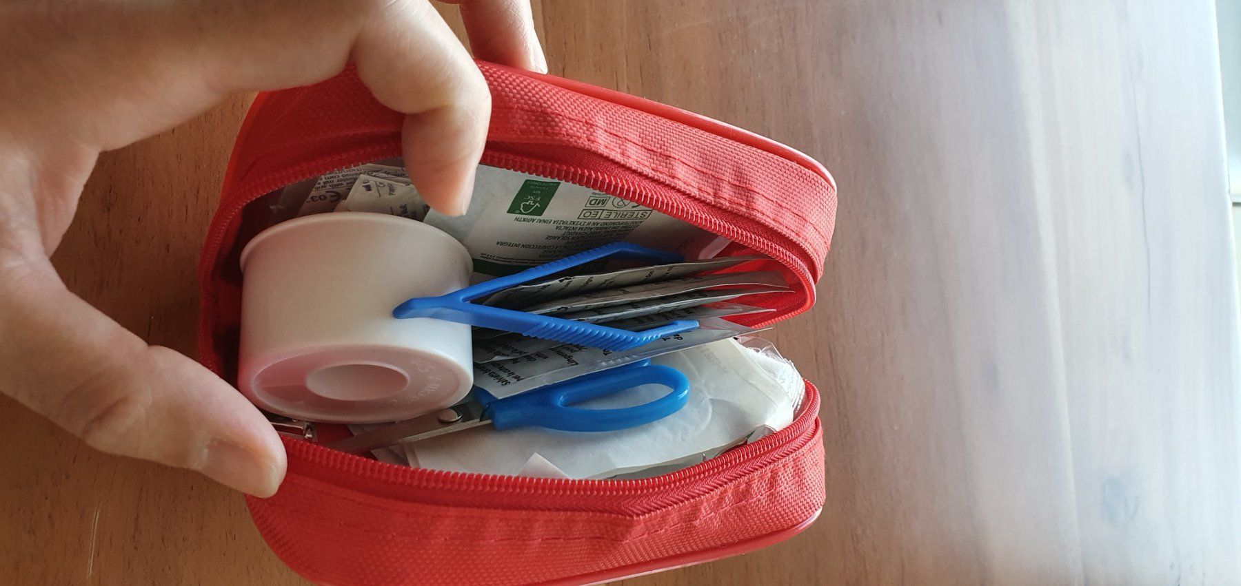 Verbandkästen: Nothilfe Tasche für Autos oder Camping Grösse M (neu) – Neu (gemäss Beschreibung) aus Zürich von Leica.C89 2