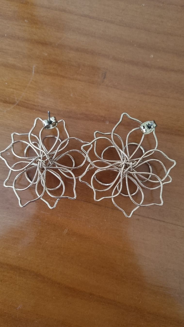Orecchini pendenti & Orecchini a lobo: Tolle Modeschmuck Ohrringe in Blumenform, Neu – Nuovo (secondo la descrizione) da Oftringen venduto da MalousAllerlei 1