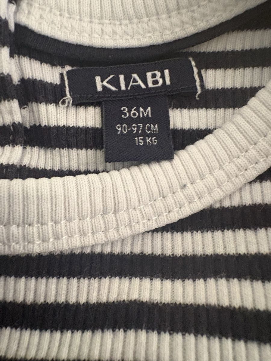 Petit Bateau Kleiderpakete & -sets: Mädchen Kleiderpaket 98 cm – Gebraucht aus Malleray von 2v8v 1
