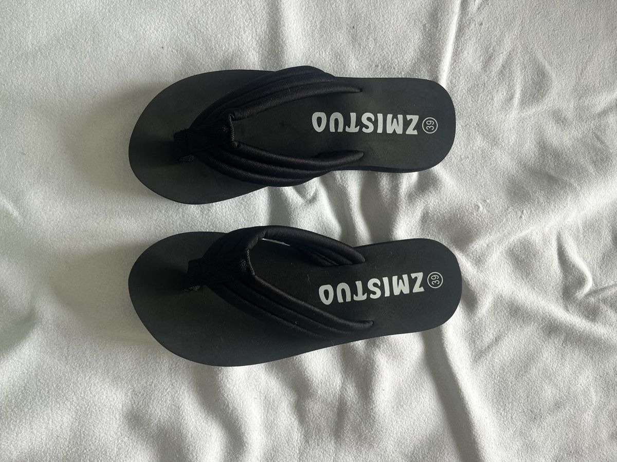 Damenschuhe: Flipflops schwarz39 – Neu (gemäss Beschreibung) aus Giswil von Mauritius9026