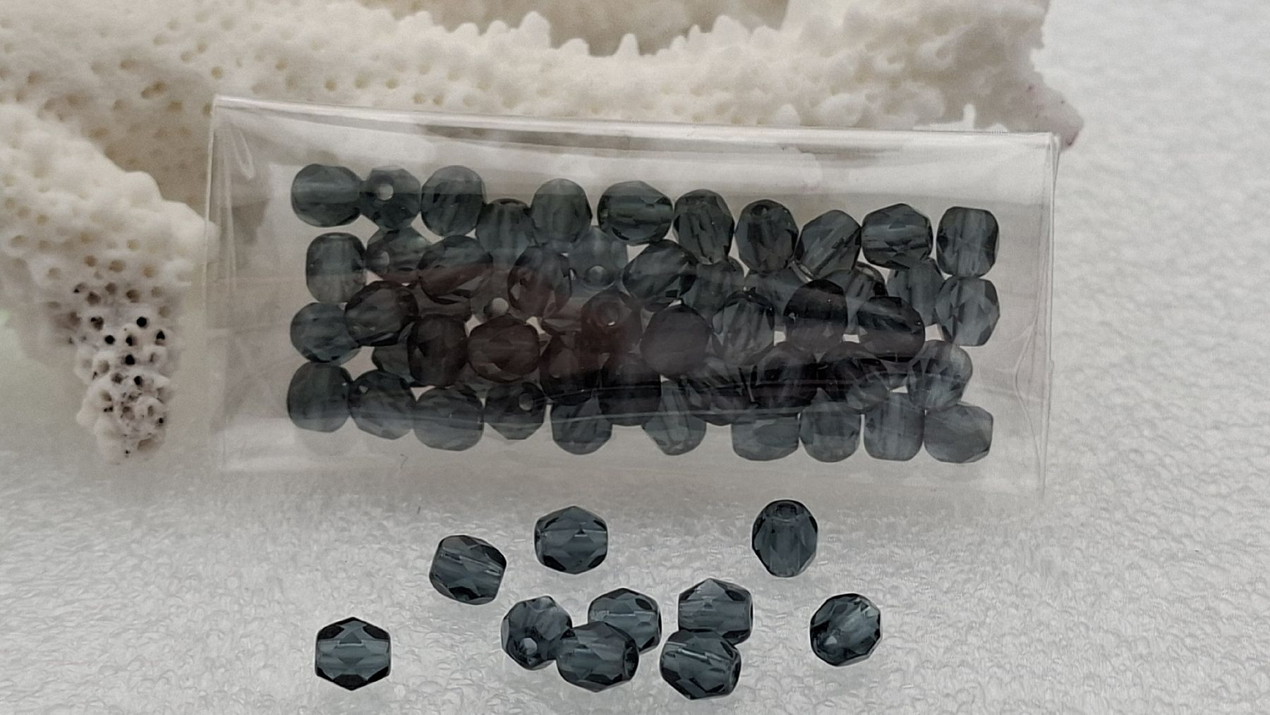 Perle (finte): Glasperlen, 4mm,50 Stück – Nuovo e nell'imballaggio originale da Kriens venduto da Wolly85 2