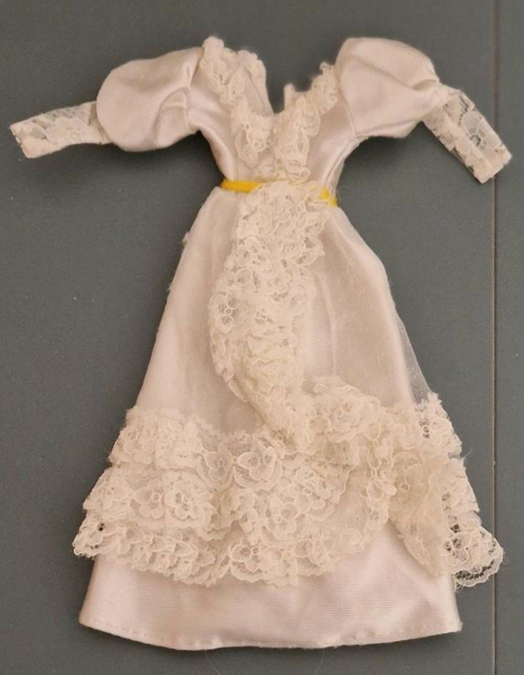 Puppen: Robe pour Barbie  – Gebraucht aus Couvet von Pioune