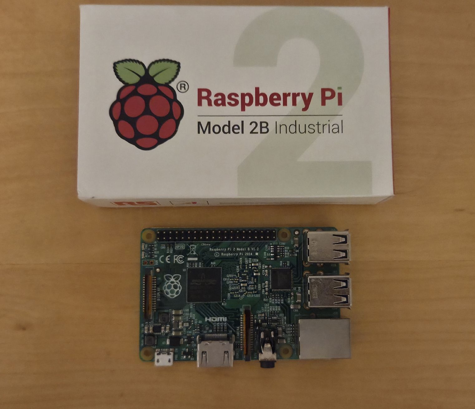 Raspberry Pi Composants électroniques: Raspberry Pi 2 Model 2B Industrial mit Kabel gebraucht – D'occasion à Herzogenbuchsee par Simu404