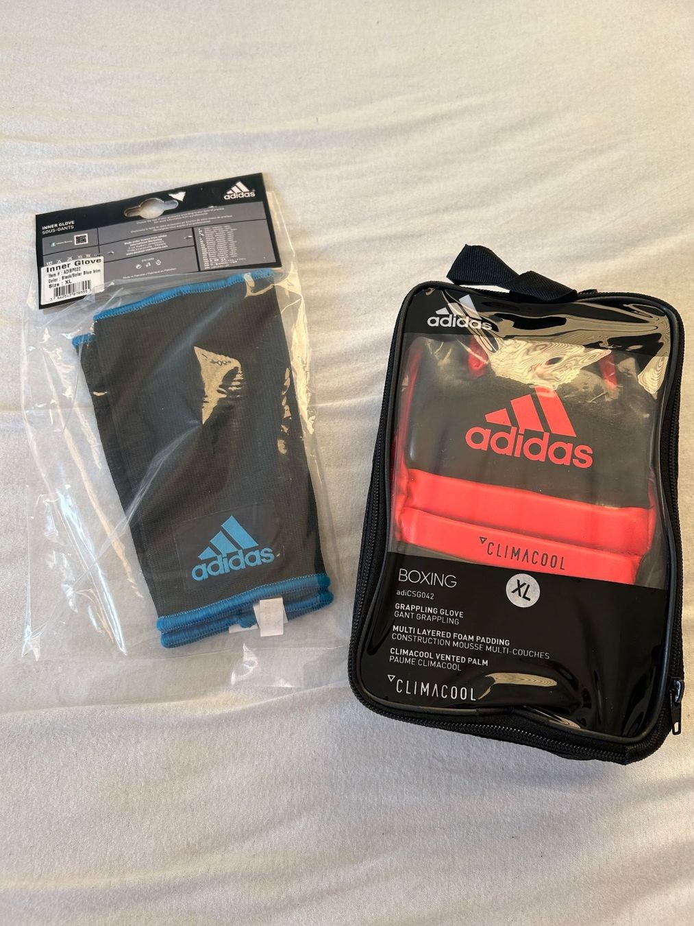 Adidas Guanti & manicotti: 2 Paar adidas MMA Handschuhe – Nuovo e nell'imballaggio originale da Dietikon venduto da ussenterprise 1