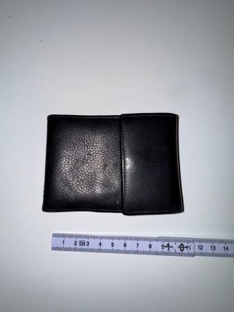 Schwarzer Kartenhalter, Etui