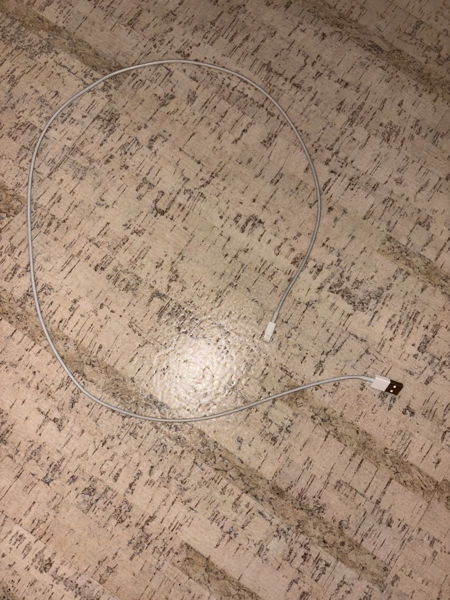Apple Kabel: Apple Ladekabel USB-A - Ligthning Anschluss – Gebraucht aus Mels von ste_mp6f