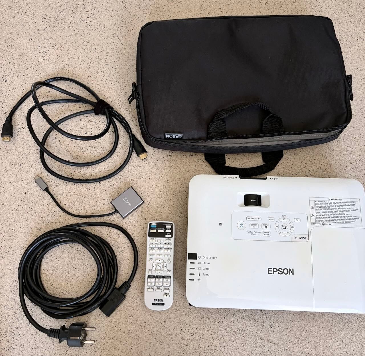 Vidéoprojecteurs: EPSON Beamer/Projektor EB-1795F HDMI – D'occasion à Zürich par Bluesailing