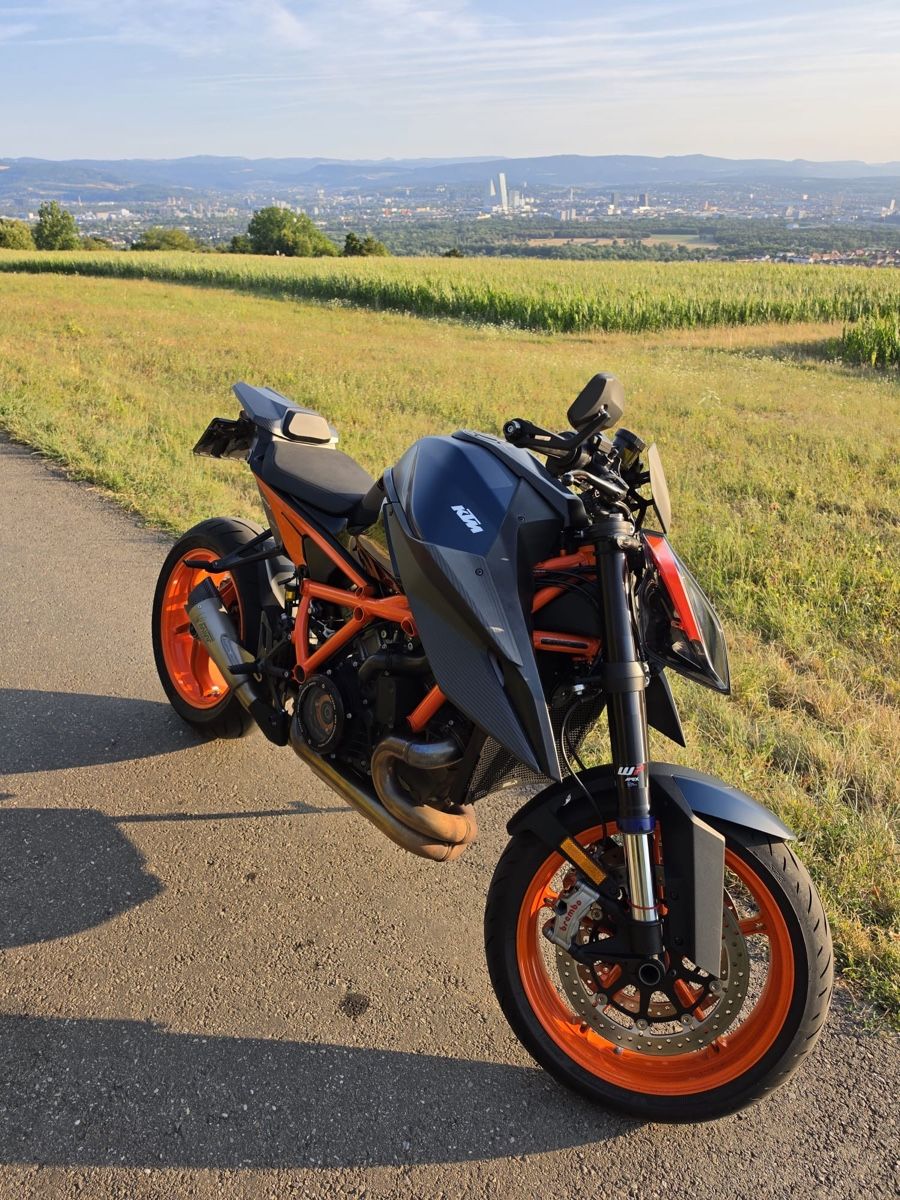 KTM Strada: KTM 1290 Super Duke R Evo – Usato da Basel venduto da Leonie_Leonie 3