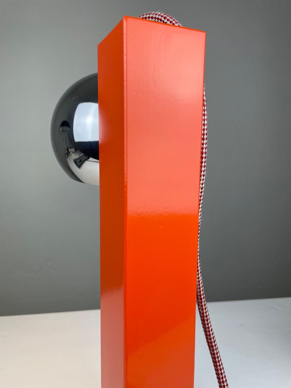 Lampade: Magnetic Eyeball Table Lamp – Usato da Genthod venduto da lightyear63 4