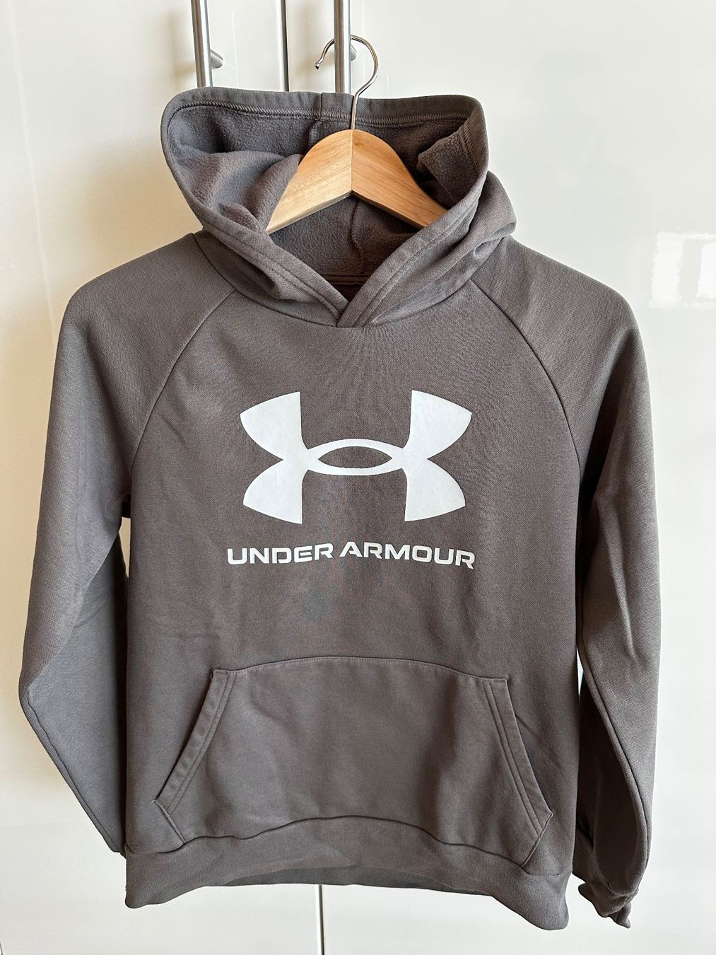 Under Armour Maglioni & Felpe: UNDER ARMOUR Kapuzenpullover Gr. 152/158 – Usato da Sissach venduto da tapasu