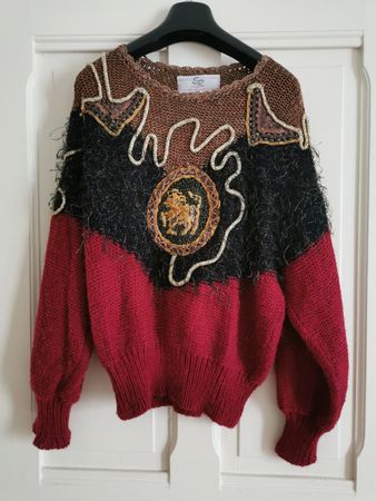 einzigartiger Pullover, handgemacht mit Stickerei, Edna Ross
