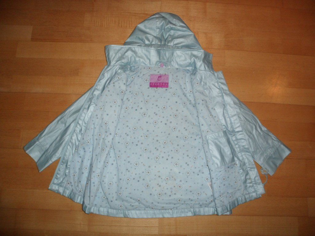 Giacche & Cappotti: süsser Wind- /Regenmantel mit Kapuze, hellblau Gr. 122 – Nuovo (secondo la descrizione) da Zeneggen venduto da shemesh_ 2