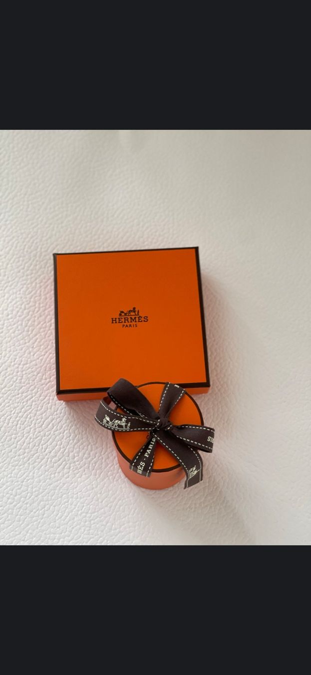 Hermès Foulard & Sciarpe: Hermès Clic Clac H Bracelet + Brides de Gala set – Nuovo (secondo la descrizione) da Rheinau venduto da Jauntyirl 2