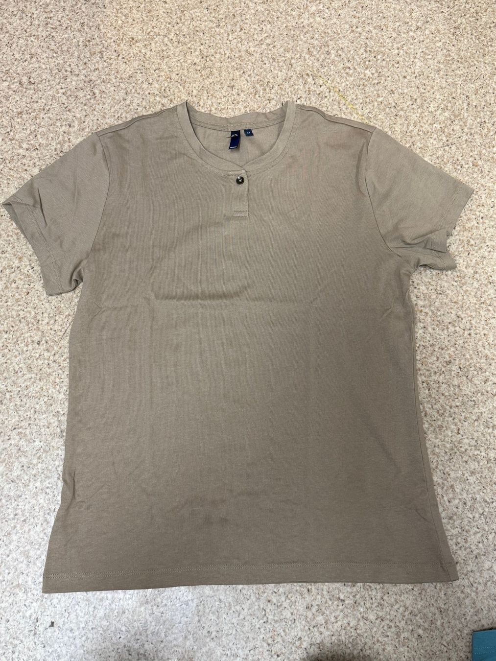 T-shirt: 2x T-Shirt Grösse M – Usato da Oeschgen venduto da Mich_elle