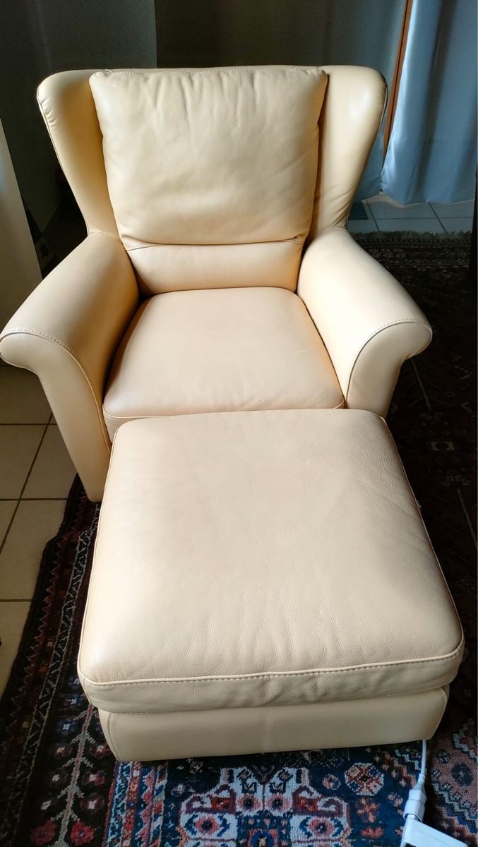 Natuzzi Poltrone: Ledersessel mit Hocker Natuzzi – Usato da Birwinken venduto da Swissseller1408