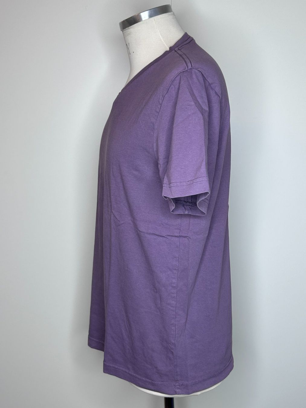 H&M T-shirt: H&M V-Neck T-Shirt – Usato da St. Gallen venduto da look-twice 1