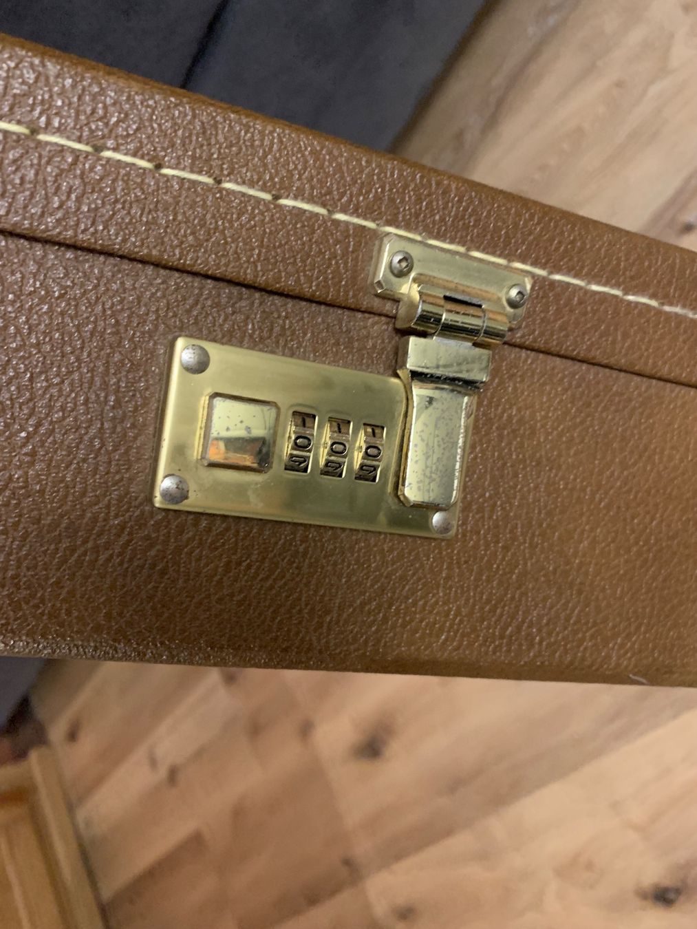 Gibson Strumenti musicali: GIBSON 90er-Jahre Gitarrenkoffer – Usato da Neftenbach venduto da Mike72-123 9