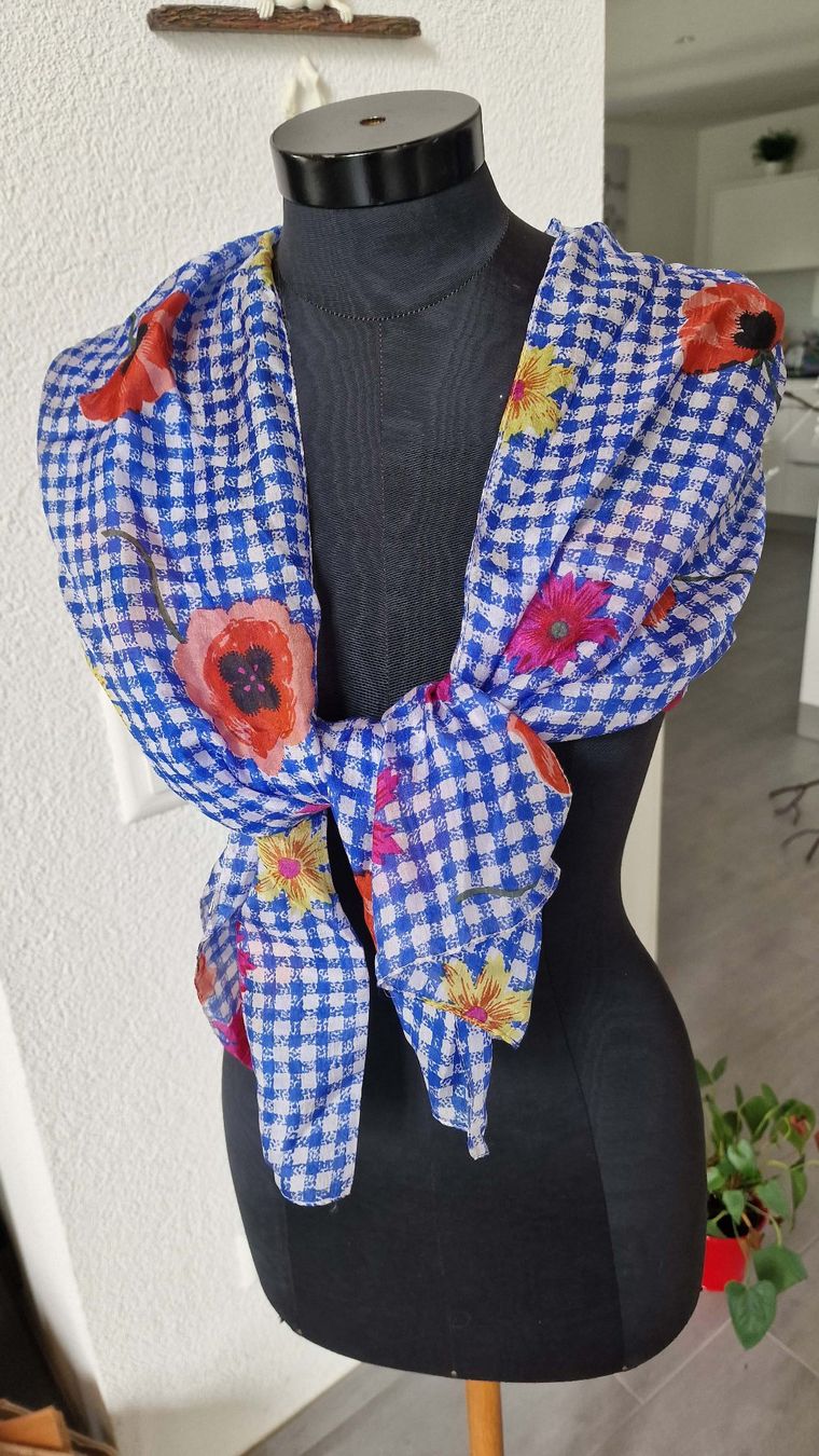 Foulards & écharpes: Seiden-Schal mit Blumen NEU – Neuf (Voir description) à Wil  AG par Kfloh