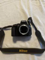 Nikon D5300 Kamera mit Objektiv Zubehör und Tasche