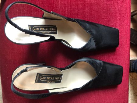 1 paire chaussures noir satin et cuir