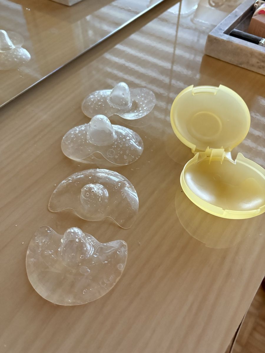 Medela Accessori per l’allattamento: 4er  Set Stillhütchen MAM  und Meleda – Usato da Oberdiessbach venduto da Wuetma 1