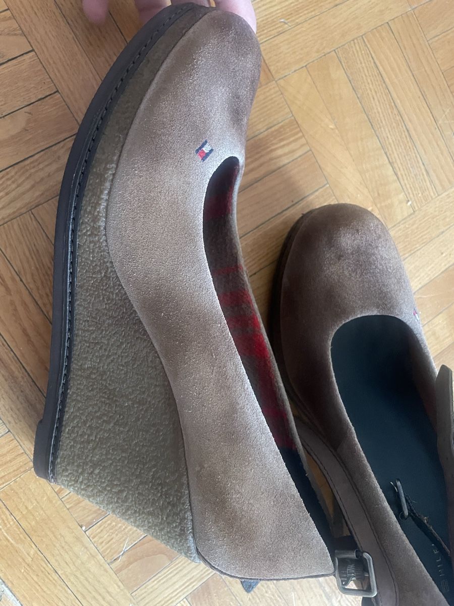 Tommy Hilfiger Scarpe da donna: Tommy Hilfiger Schuhe gr 39 – Usato da Gutenswil venduto da Bregenzer8610 1