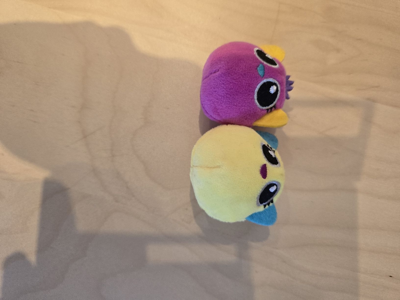 Spielzeuge: Peluche interactive Fingerlings Hugs Gigi rose – Neu (gemäss Beschreibung) aus Bossonnens von zla_cg8d 1