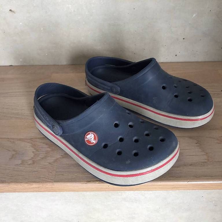 Scarpe per ragazzi: Crocs 30-31 (c13) marine navy – Usato da La Sarraz venduto da lenamoser